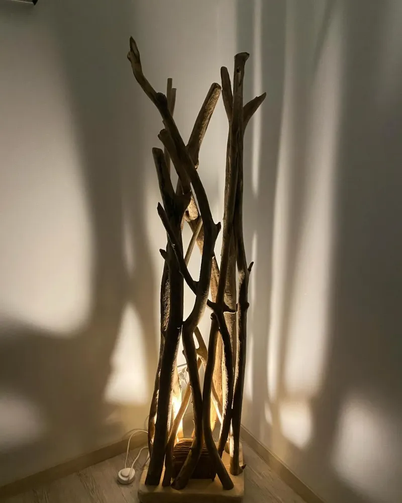 Luminaire en bois flotté